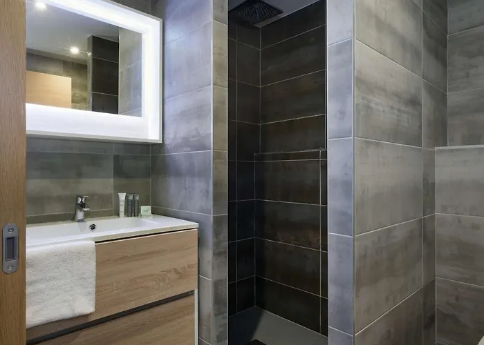 Superbe Neuf - 8 Pers - 1650 - Pieds Des Pistes - Fr-1-631-130 * Courchevel